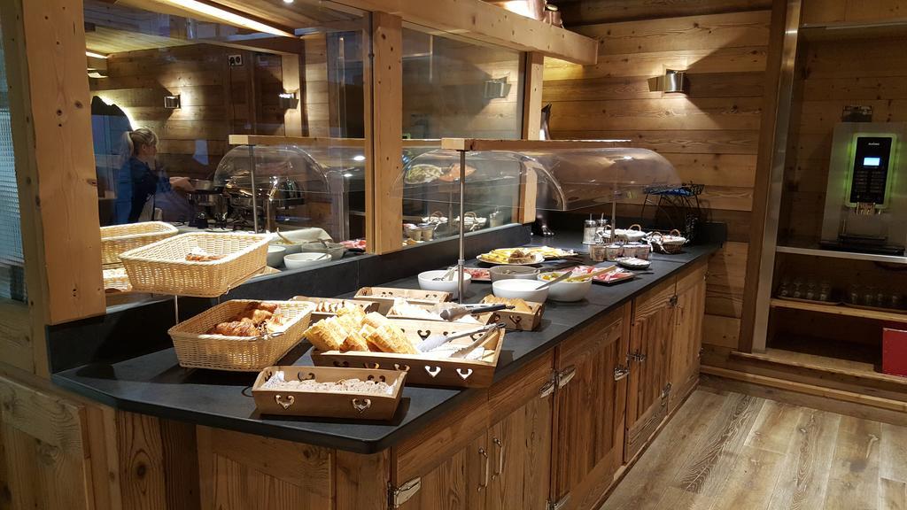 Hotel Le Sporting Morzine Esterno foto
